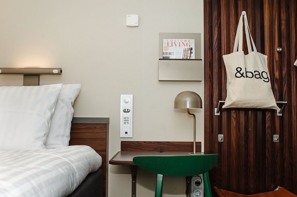 Best Western and hotel Standard Room, 1 Double Bed, Non Smoking, No Windows 12