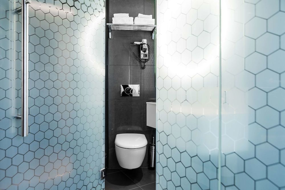 Best Western and hotel Standard Room, 1 Double Bed, Non Smoking, No Windows 4