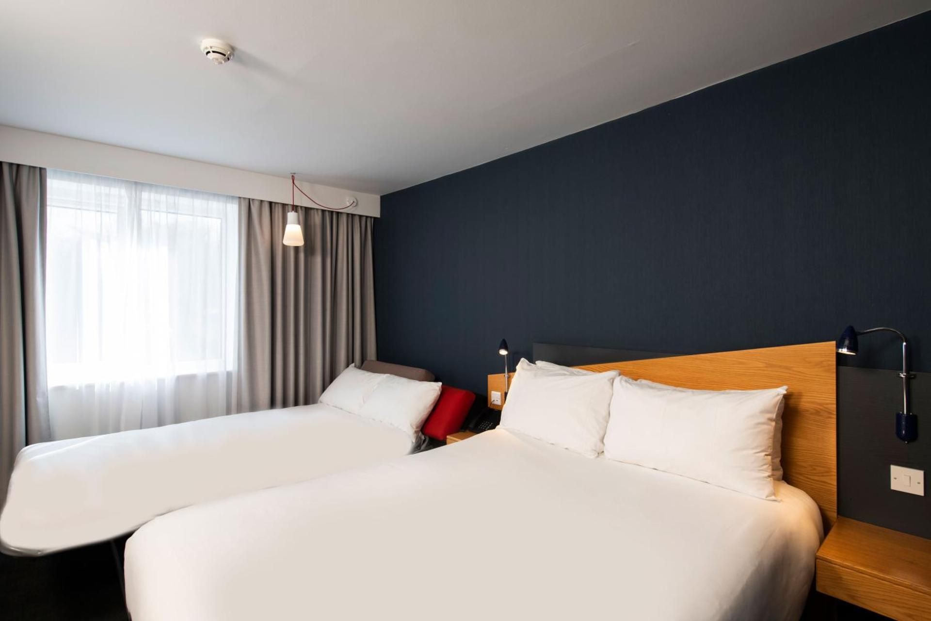 1 Double Standard Sofa Bed with Free Hot Breakfast