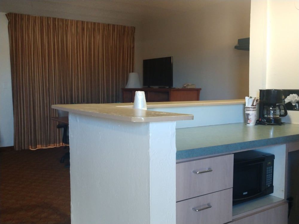 undefined Windemere Hotel and Conference Center 5