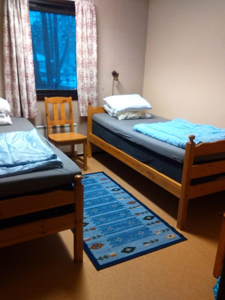 Bromölla Camping & Vandrarhem - Hostel Twin Room, Shared Bathroom (Dogs not allowed) 2