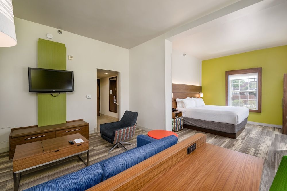 Holiday Inn Express Hotel & Suites Phoenix-Airport by IHG