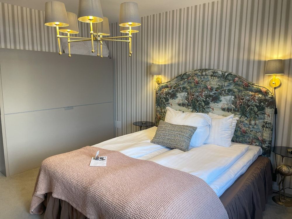 Hotell Bellevue Double Room Large 2