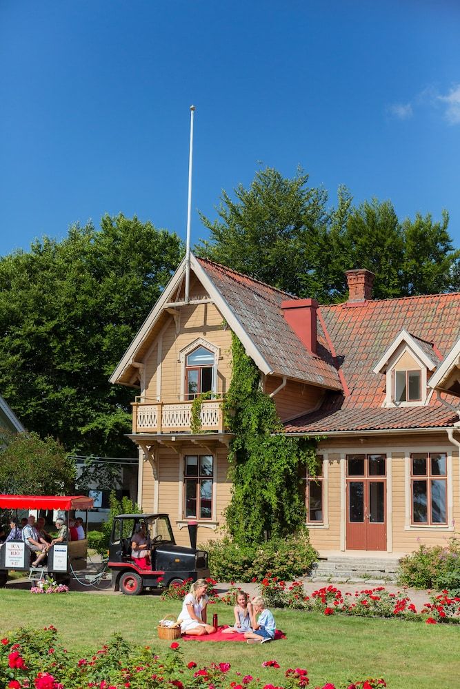 Children's Play Area