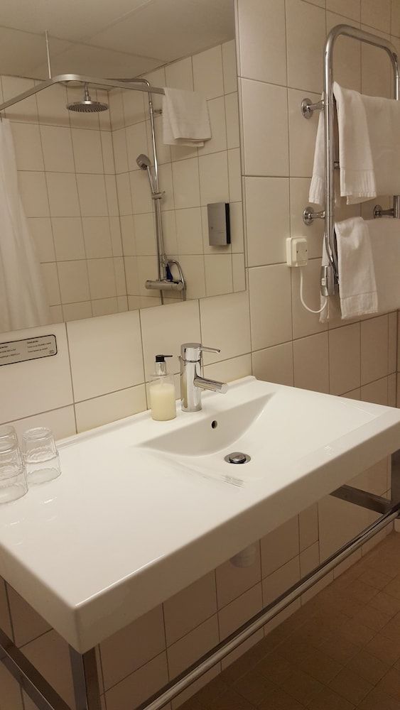 Gyllene Hornet Family Quadruple Room 4