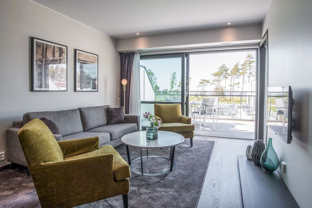 Hotel Riviera Strand Junior Suite, Pool View (Pool Access Excluded) 3