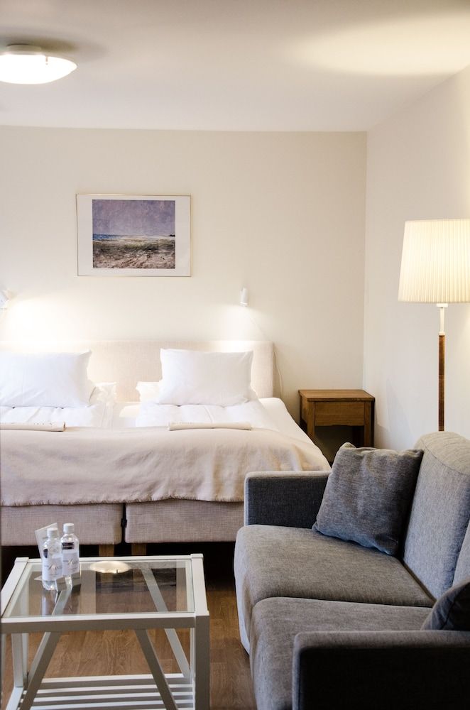Apartment (Family Room)