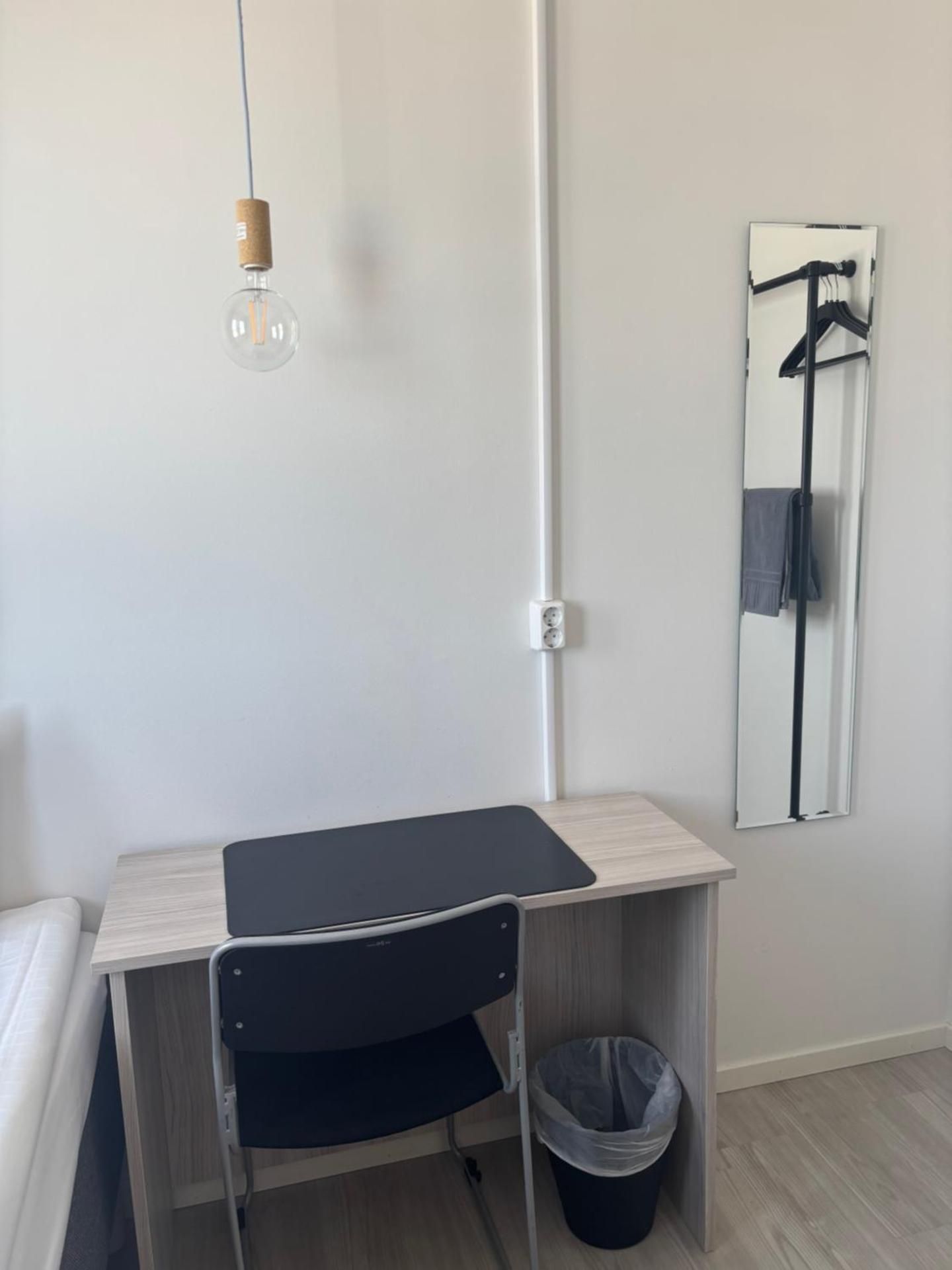 Economy Twin Room with Shared Bathroom