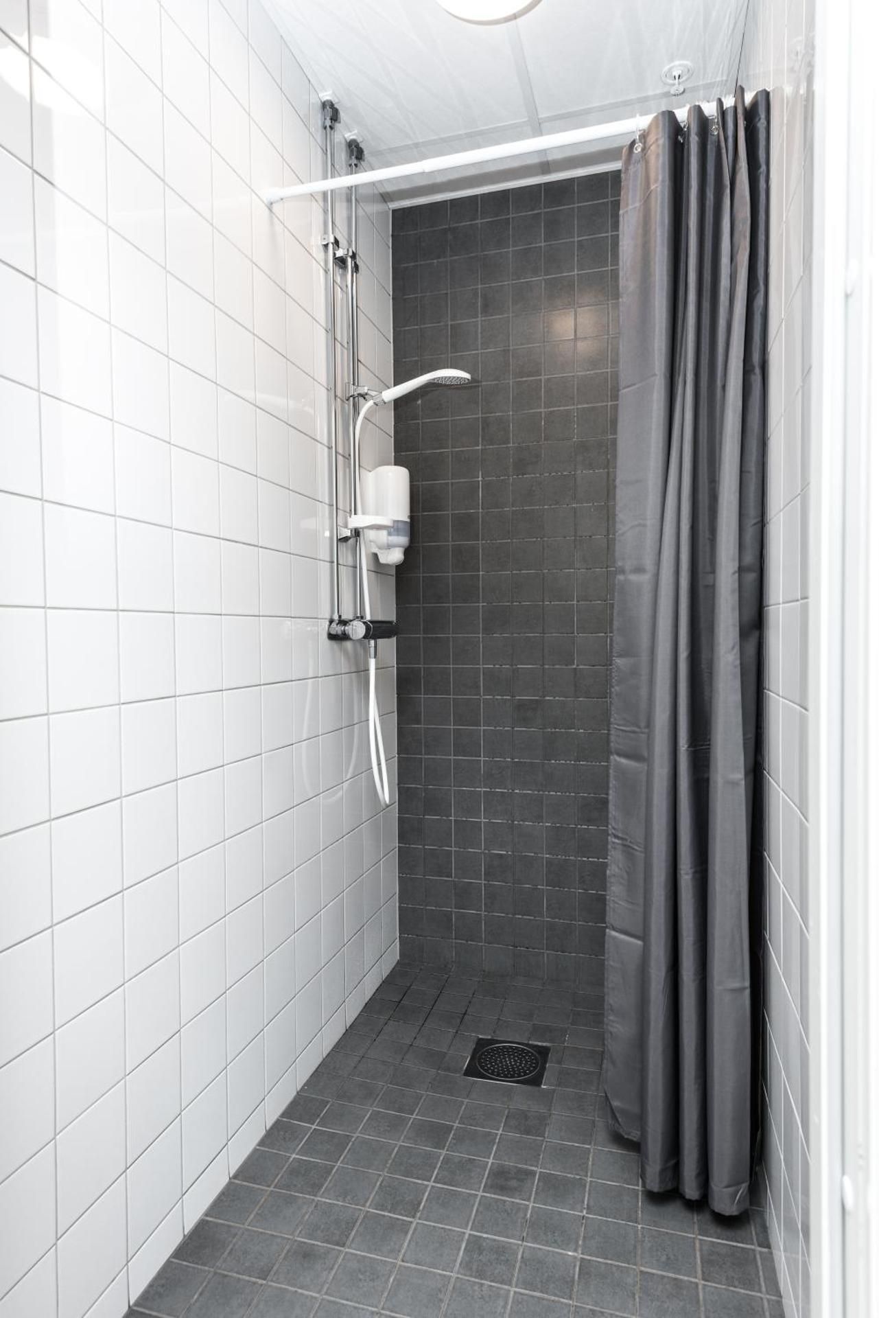 Economy Twin Room with Shared Bathroom