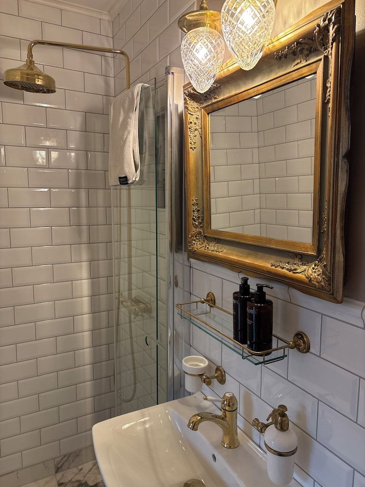 Cameo Boutique Hotell Signature Triple Room 4