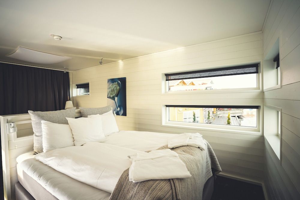 Suite, Ocean View