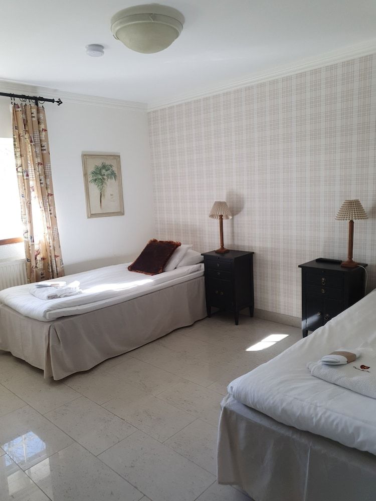 Elisefarm Classic Double Room 2