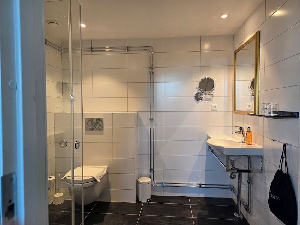 Vänerport Stadshotel Triple Room 13