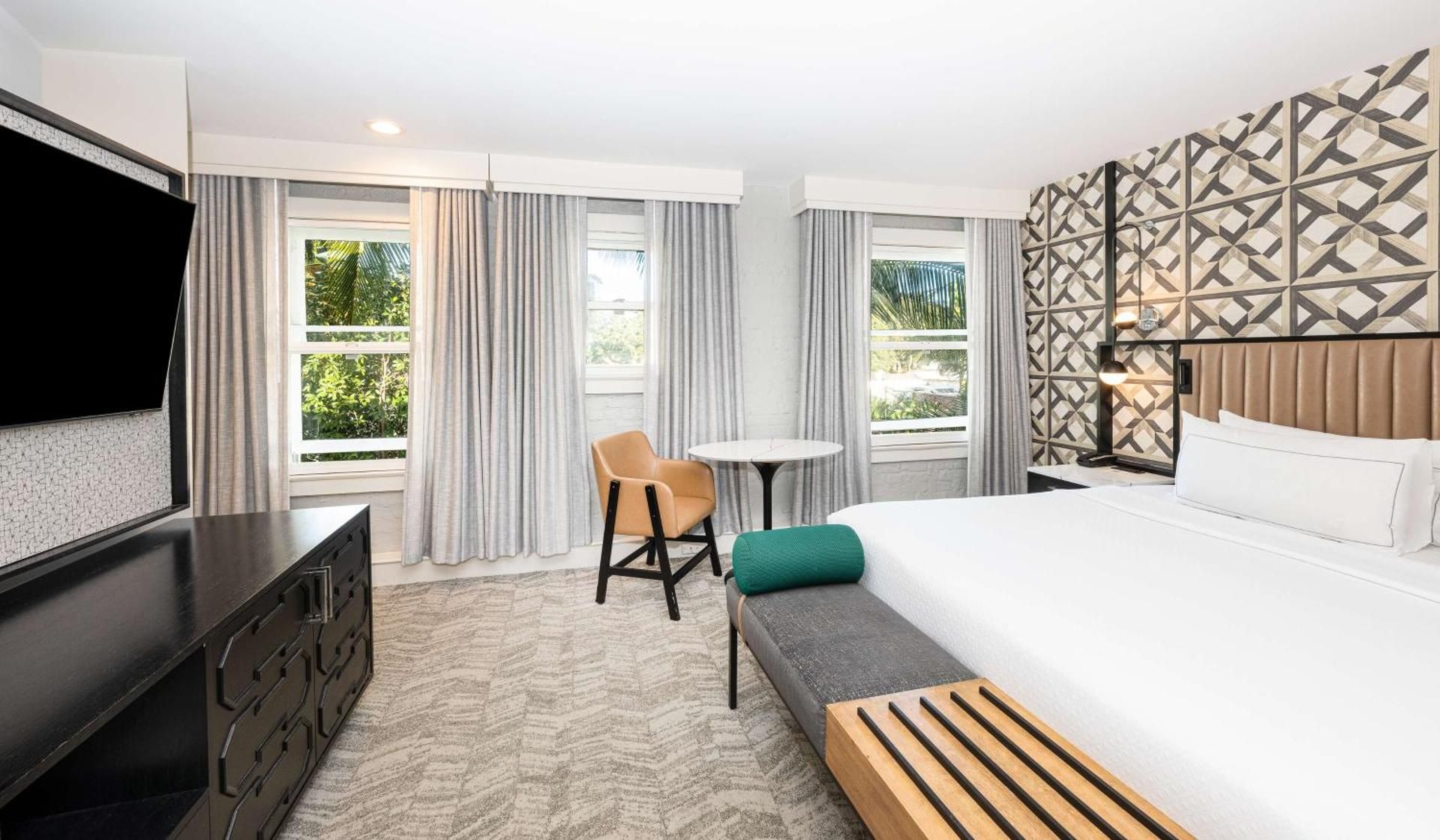 1 King Bed Hearing Accessible