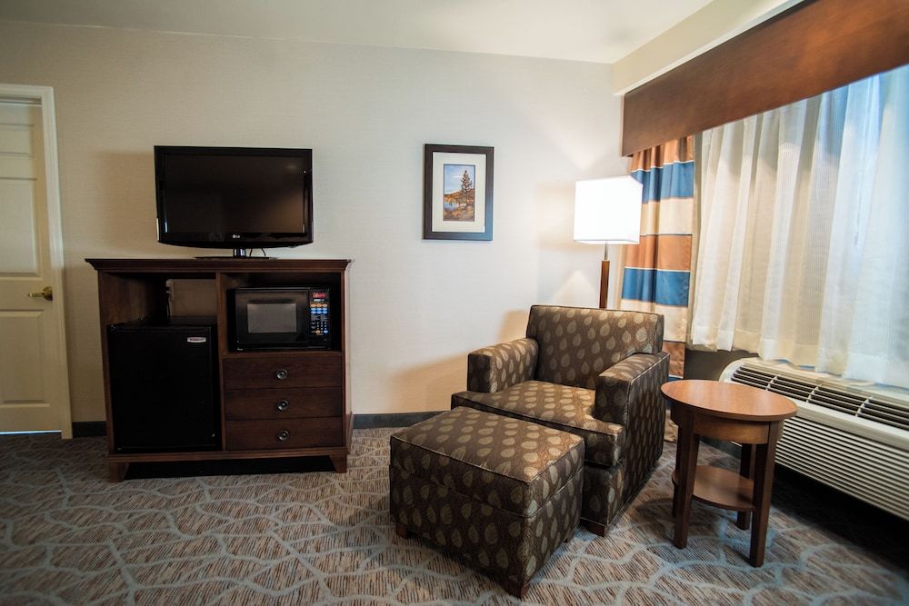 Holiday Inn Express South Lake Tahoe by IHG Standard Room, 1 King Bed 5