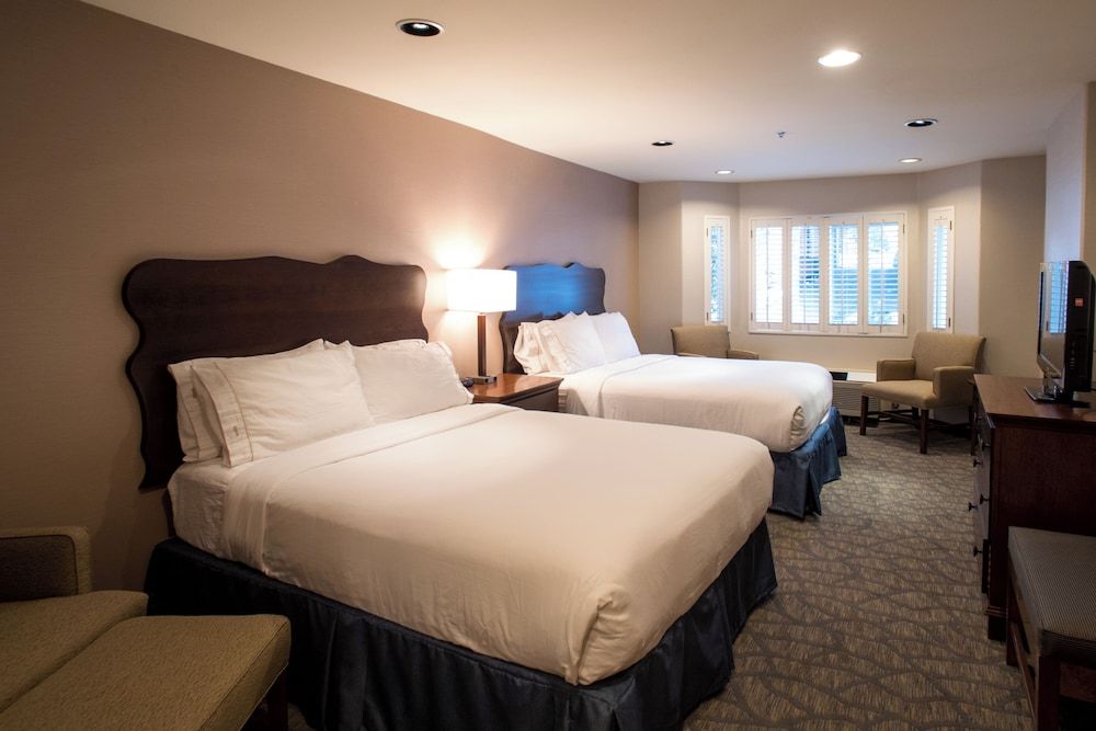 Standard Room, 2 Queen Beds (Extra Floor Space)