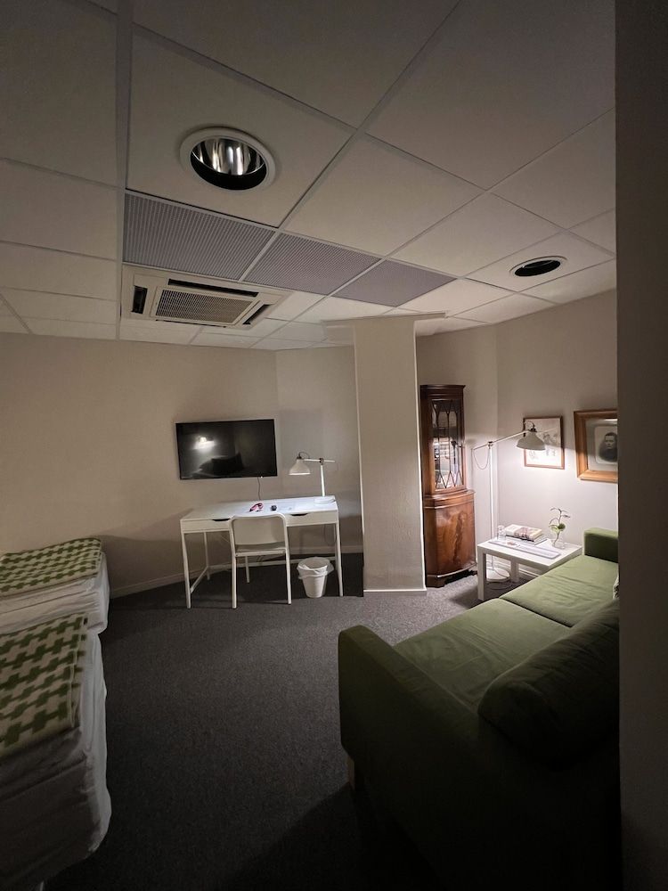 Hotell Garvaren Family Room - No View 4