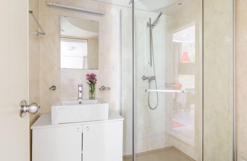 First Camp Åhus Standard Cabin, 1 Bedroom 3