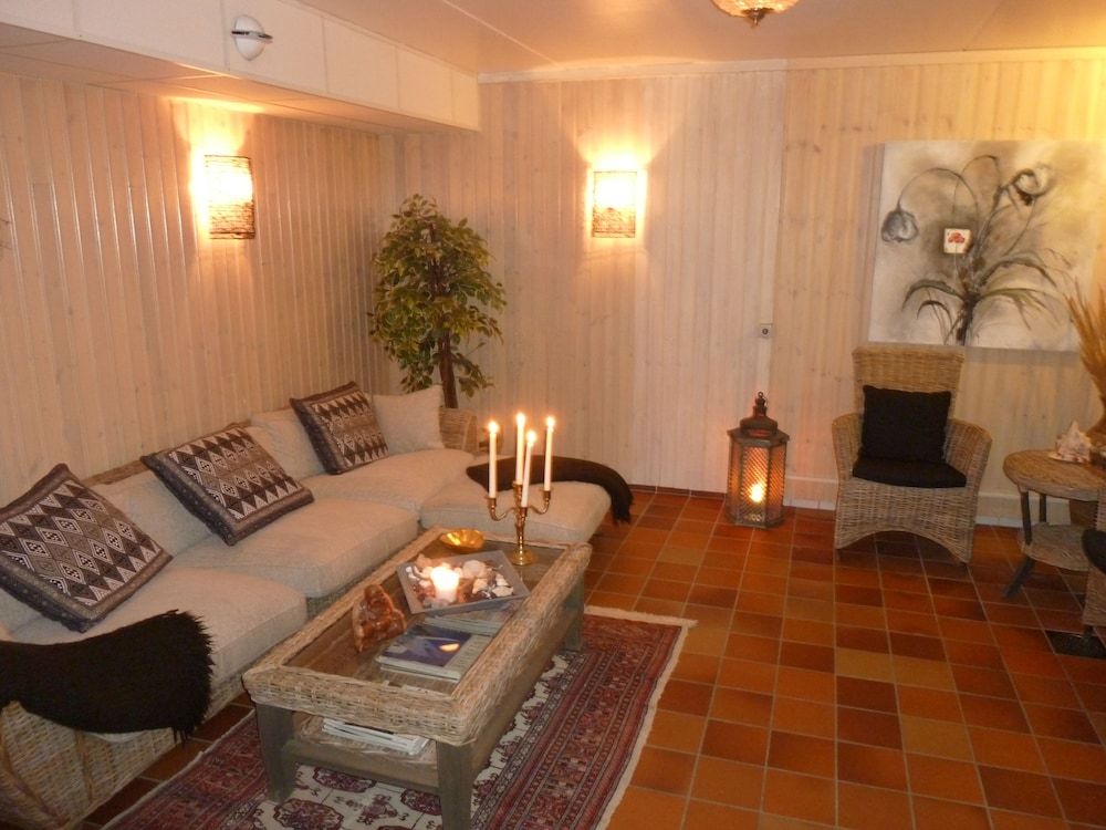 Nya Pallas Hotel Economy Double Room, Shared Bathroom 2