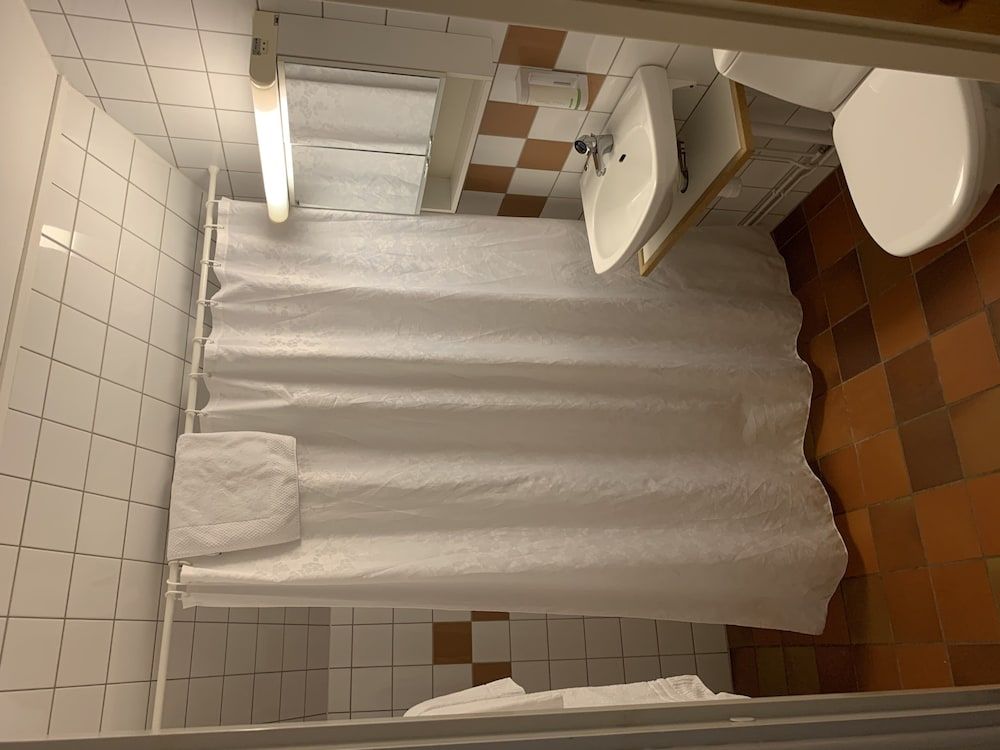 Nya Pallas Hotel Quadruple Room 5