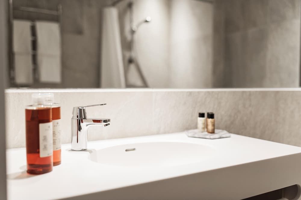 Best Western RC Hotel Junior Suite, 2 Twin Beds, Non Smoking 2