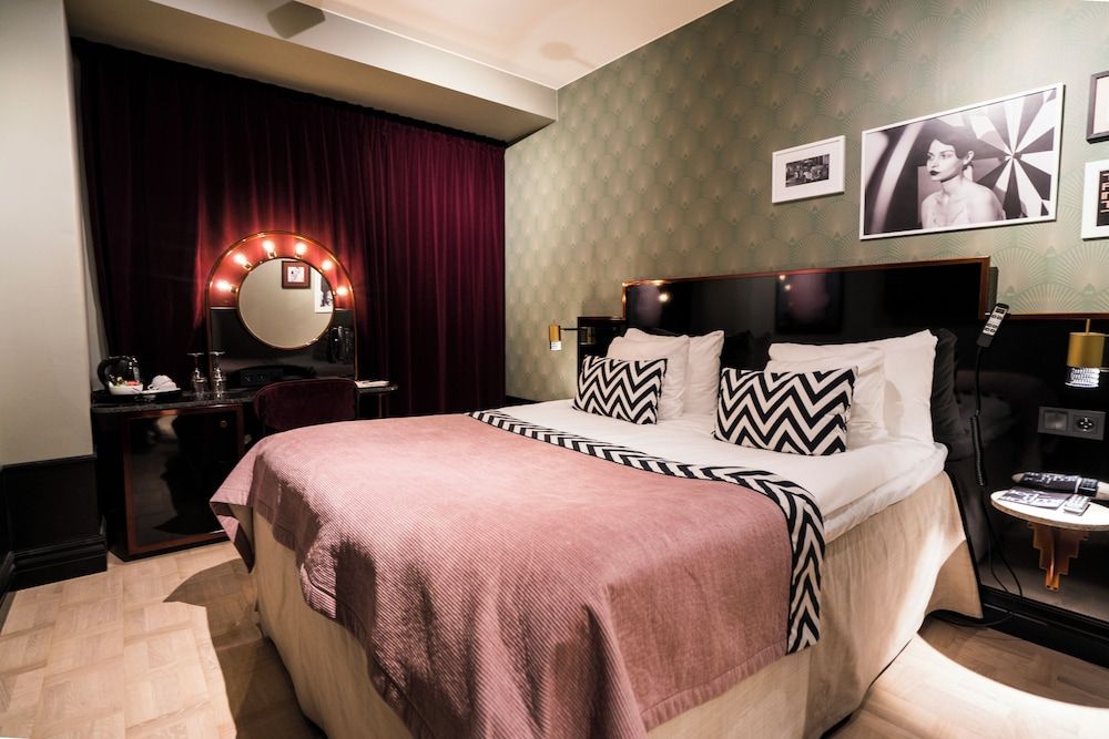 Haymarket by Scandic Classic Double Room, No Windows 2