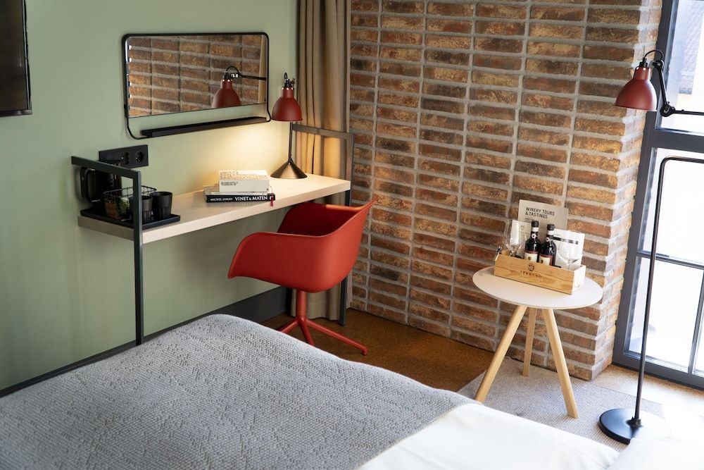 The Winery Hotel, WorldHotels Crafted Superior Room, 1 King Bed, Non Smoking 4