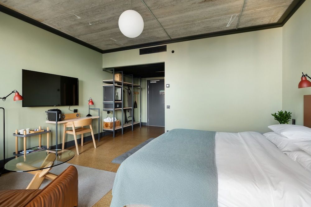 The Winery Hotel, WorldHotels Crafted Superior Room, 1 King Bed, Non Smoking 5