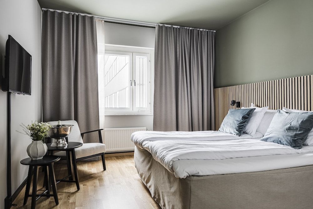 Deluxe Room, 1 Queen Bed, Non Smoking