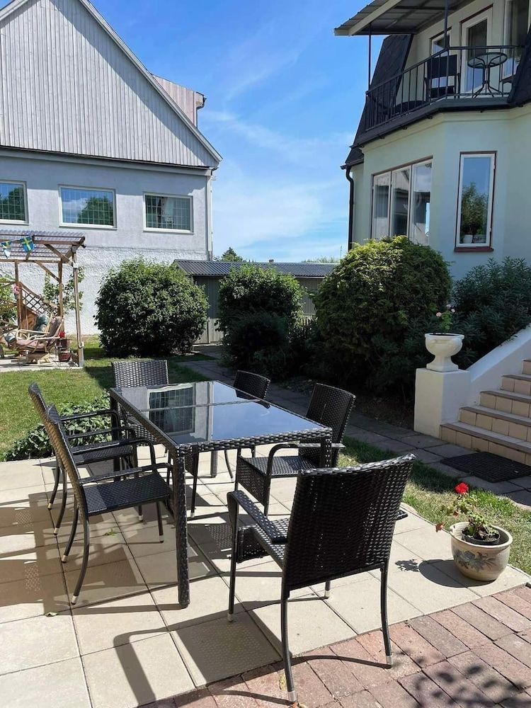 Vivans Bed & Self catering Basic Twin Room, Courtyard View (Self-catering) 3