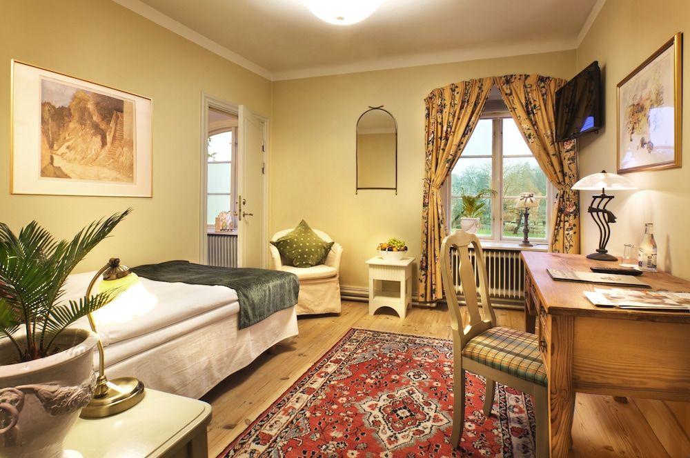 Åkeshofs Slott Standard Single Room 3