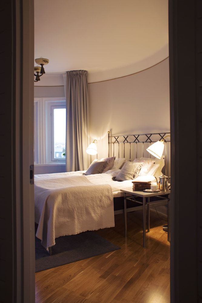Suite, 1 Bedroom, City View, Corner