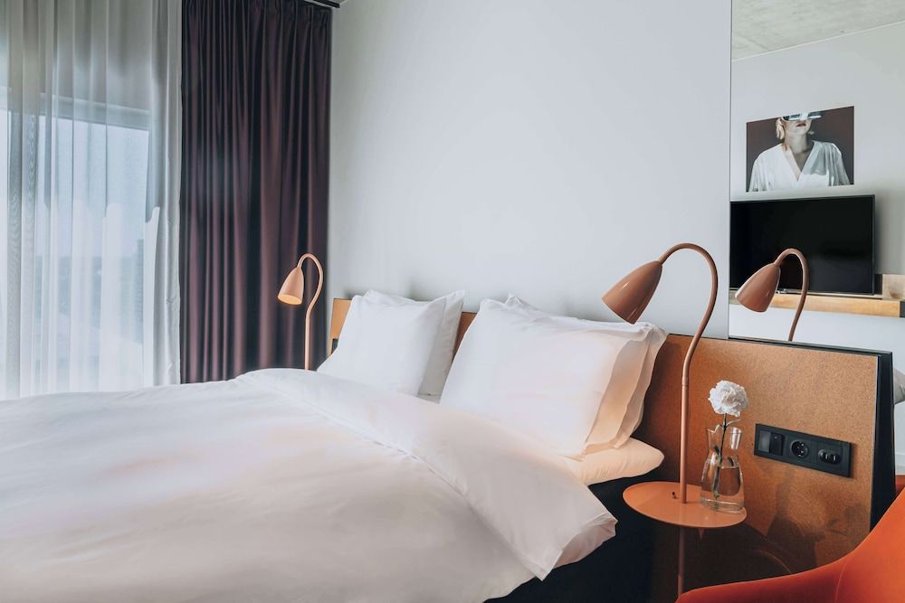 Room, 1 Queen Bed, City View