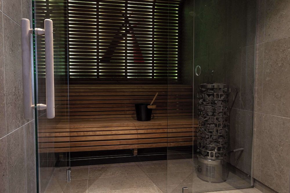 Best Western Hotel Arctic Eden Executive Suite, 1 King Bed, Non Smoking, Sauna (with Sofabed) 3