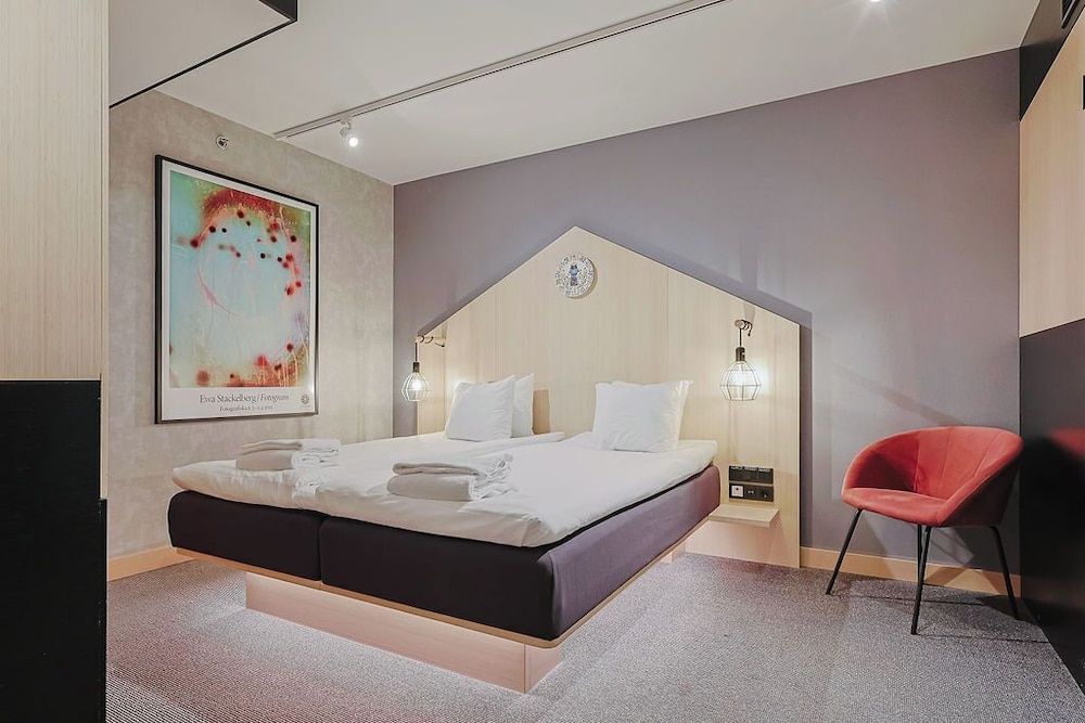 undefined Hotel With Urban Deli 4