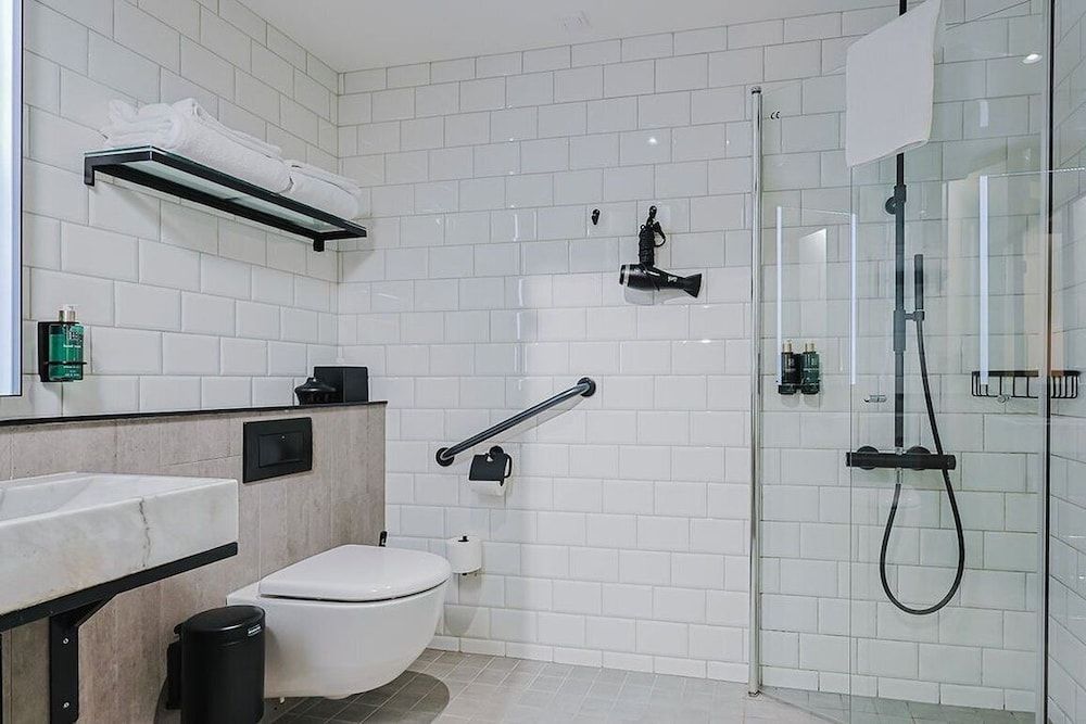 undefined Hotel With Urban Deli 10