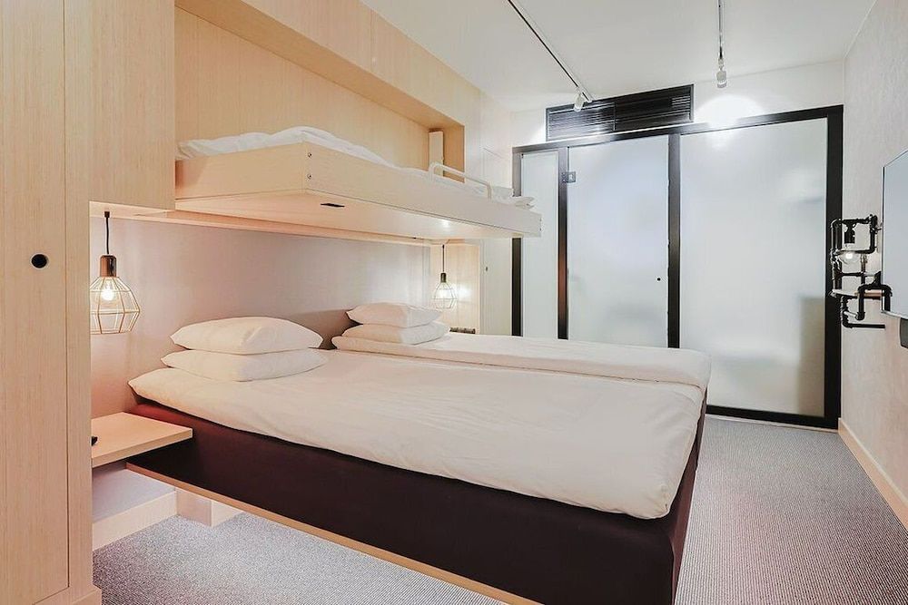 undefined Hotel With Urban Deli 3