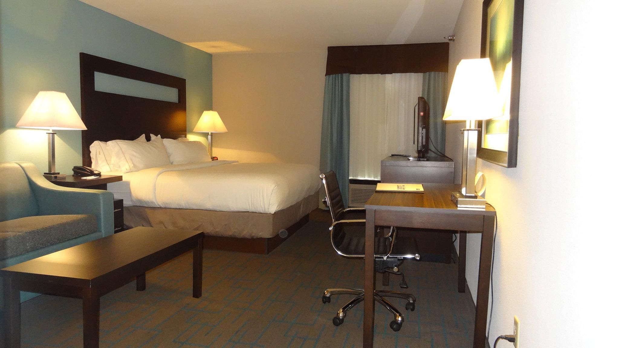 1 King Bed Executive Non-Smoking