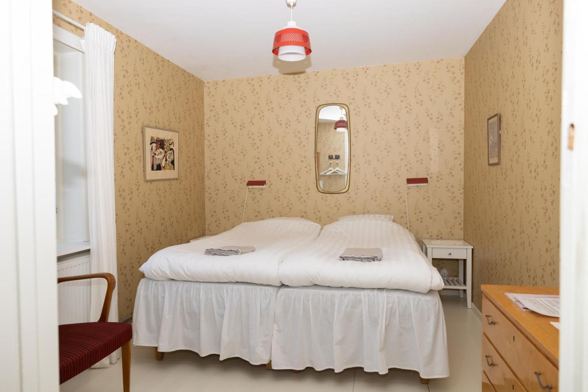 Twin Room with Shared Bathroom and Garden View