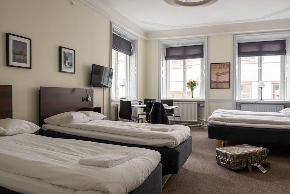 undefined Castle House Inn 5