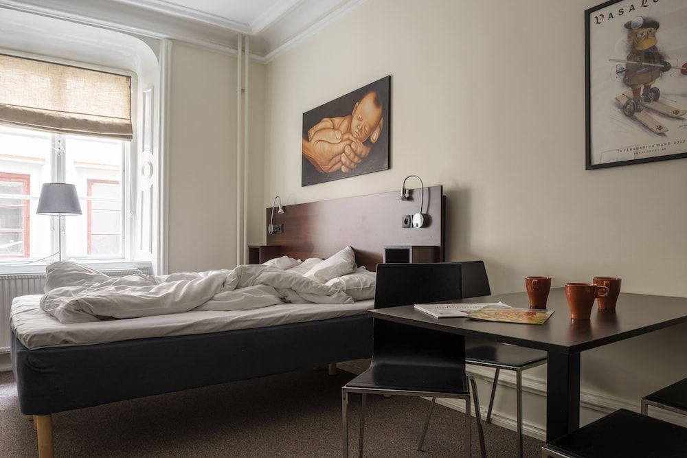 Castle House Inn Economy Double or Twin Room, Shared Bathroom 13