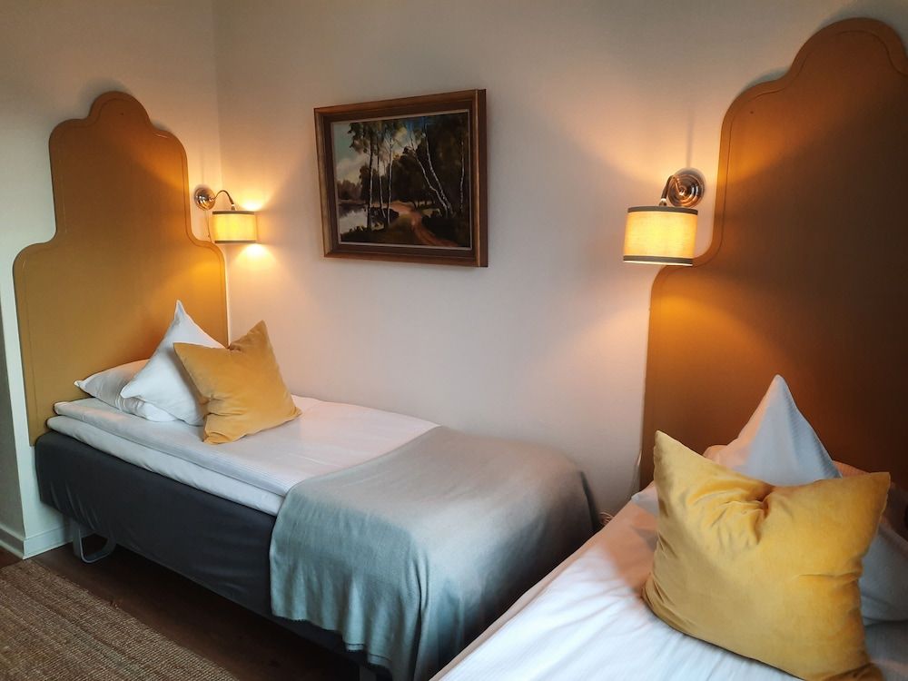 Hotel Lysekil Economy Twin Room 4