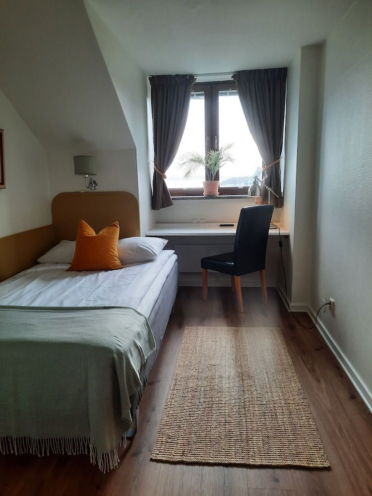 Hotel Lysekil Single Room (120cm bed) 2