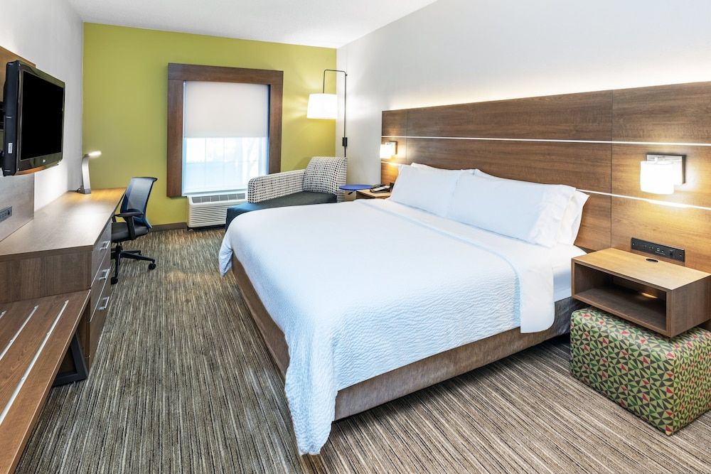 Standard Room, 1 King Bed (LEISURE)