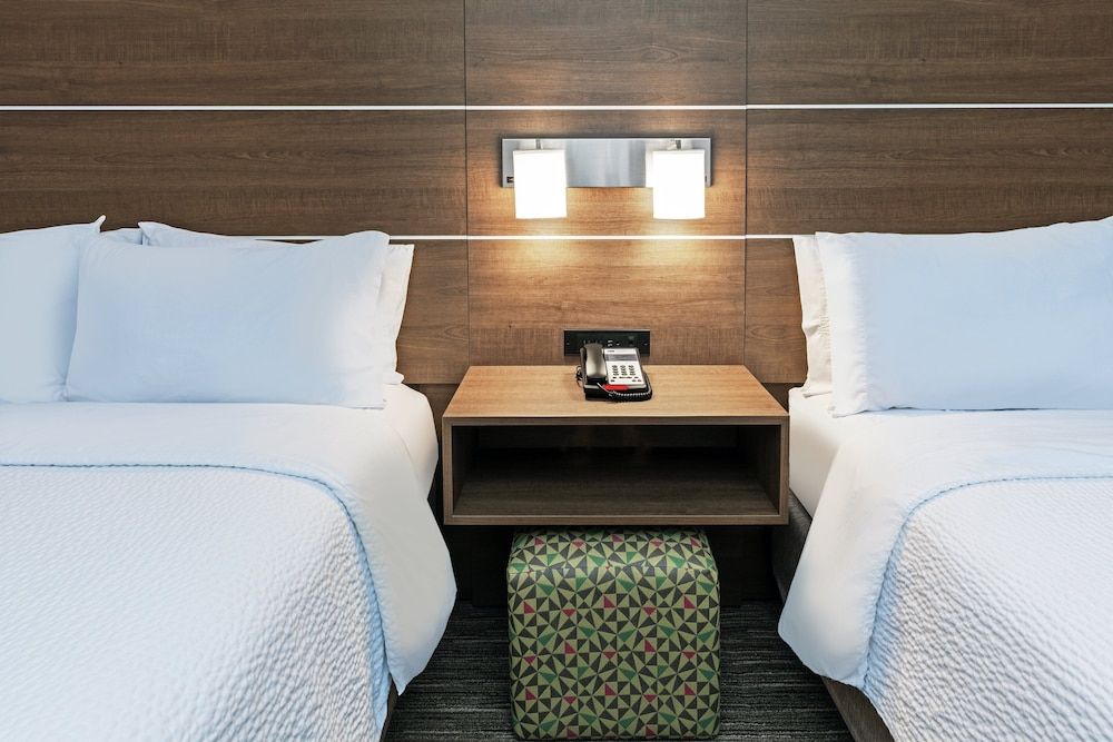Standard Room, Multiple Beds, Accessible, Non Smoking (Comm)