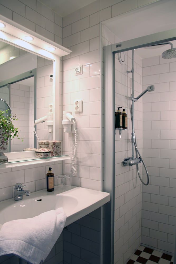 Södertuna Slott Standard Single Room 4