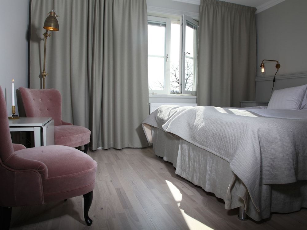 Södertuna Slott Standard Single Room 6