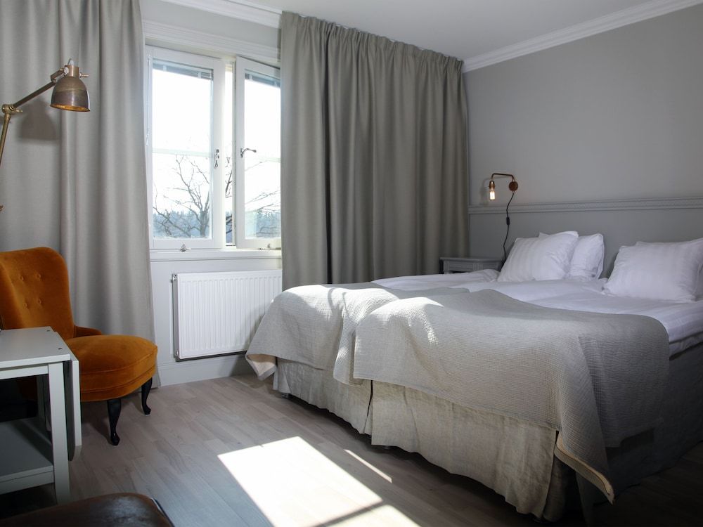 Södertuna Slott Standard Double Room 4