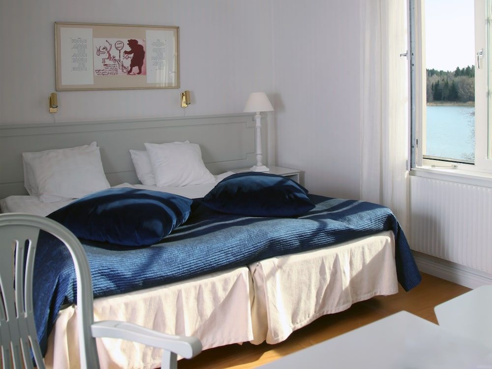 Södertuna Slott Standard Single Room 2