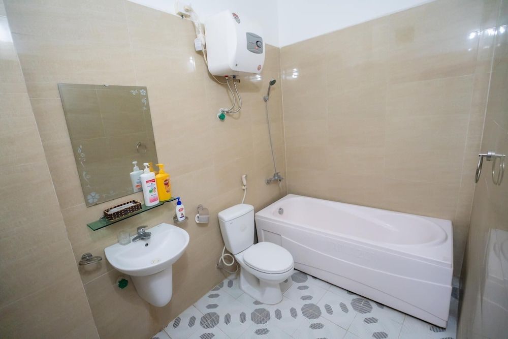 Hoang Yen Hotel Deluxe Double Room 12